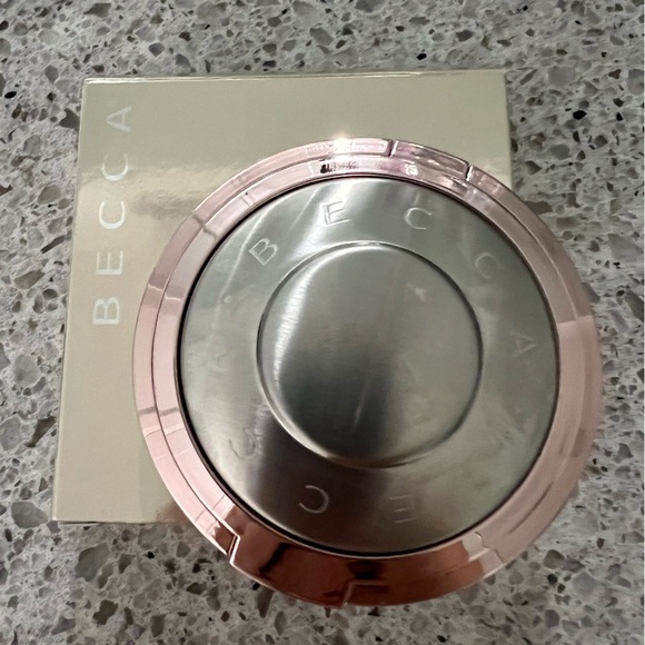 OG - BECCA Vanilla Quartz - Picture 3 of 5